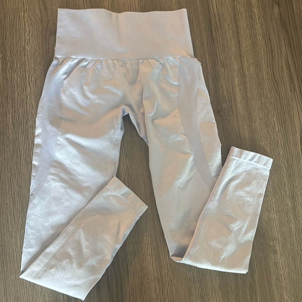NVGTN seamless leggings lilac color